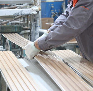 Design d'intérieur WPC Panneau mural composite cannelé en bois Panneau mural en plastique PVC WPC - Product Image 3