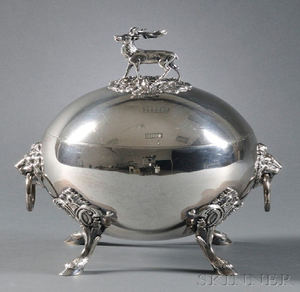 ชามทรงกลมสีเงินขัดเงา ประดับด้วยหัวแกะสลักรูปกวางอันสง่างามและหูจับรูปหน้ากากสิงโต มีจำหน่ายในราคาขายส่ง - Product Image 1