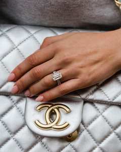 Bague de fiançailles en moissanite taille émeraude 4,0 carats avec halo caché, alliance éternelle complète en or massif 14 carats, bijoux fins pour elle - Product Image 4