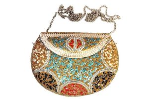 Sac à main en laiton classique fait main, élégant et économique, personnalisable pour femme, idéal pour les fêtes, les mariages et les occasions spéciales M/S SHAAD - Product Image 6