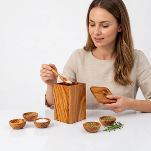 Salière et poivrière en bois de hêtre naturel, écologiques, lavables au lave-vaisselle, boîte cadeau ronde en bois avec logo personnalisé - Product Image 1