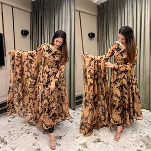 Présentation du nouveau costume Đěsigner Anarkali dans un nouveau style fantaisie UC-1211 - Product Image 4