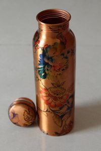 Elegante Botella de Cobre para Almacenamiento de Agua Potable, Apta para Hoteles, Restaurantes, Resorts, Oficinas y Hogares - Product Image 2