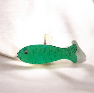 <b>Emerald</b> Quartz Hand Carved 21x11 MM Fish Charms <b>Pendant</b> - Gold Plated Bail <b>Pendant</b> - Handmade Carving Animal Jewelry - Product Image 1