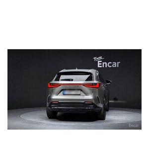 Lexus NX Premium 2024 con Cámara Trasera, Asientos de Cuero, Volante a la Izquierda - 46,916 km - Product Image 4