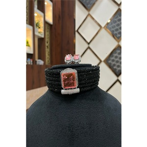 Conjunto de Collar y Pendientes de Lujo para Boda, con Cuentas de Latón Chapado en Oro de Calidad Premium, Moissanita y Kundan Doble - Product Image 1