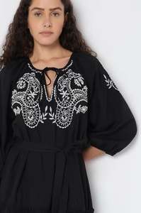 เดรสยาวแบบใหม่มาแรง เซ็กซี่ คอโอ ลายโพลีนีเชียน แขน 3/4  เดรสลำลอง สวยสง่า ทรงตรง โอเวอร์ไซส์ ดีไซน์สวยที่สุดสำหรับผู้หญิง - Product Image 5