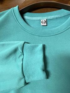 เสื้อสเวตเชิ้ตคอกลมสีพื้นสำหรับผู้ชาย ทรงปกติ ผ้าถัก 100% คอตตอน สวมใส่สบายๆ ในฤดูใบไม้ร่วง - Product Image 5