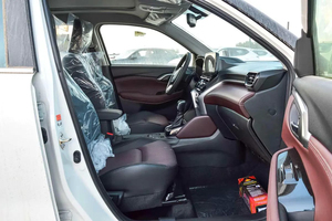 รถยนต์ TOYOTA URBAN CRUISER ปี 2025 ใหม่เอี่ยม 0 กม. 5 ที่นั่ง เครื่องยนต์ 4 สูบ 199 แรงม้า เกียร์อัตโนมัติ - Product Image 6