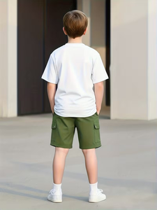 Nouvelle collection d'été Ensemble de shorts cargo décontractés en coton pour garçons avec t-shirt blanc et short vert multi-poches imprimé pour l'extérieur - Product Image 2
