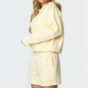 Conjunto Deportivo de Sudadera Holgada con Hombros Caídos y Pantalones Cortos para Mujer, Diseño Nuevo, Color Crema, Otoño, con Nombre de Marca Personalizado - Product Image 6