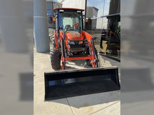 Tractor Agrícola Bad Boy 5055CH con Cargador en Venta, Tractor Agrícola Bad Boy 3026 de 70HP 4WD Compacto y Utilitario para Granja, Modelo 2025 - Product Image 2