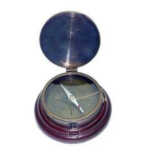 Boussole lumineuse en laiton classique de conception antique nouveau Style portatif de montre de poche de voyage de randonnée pour l'équipement de boussole de navigation - Product Image 3