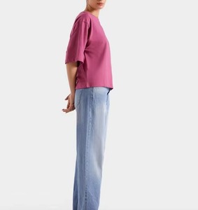 เสื้อยืดลำลองคอกลมแขนสั้นถักสีพื้นขนาดใหญ่สำหรับผู้หญิง - Product Image 2