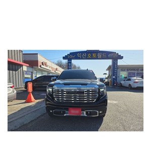 GMC Sierra Denali-X 2024 avec boîte de vitesses automatique, sièges en cuir, caméra arrière - 12 078 km, conduite à gauche - Product Image 3