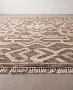 Alfombra Oushak de Lana Beige Neutro, Geométrica, Tribal, con Medallón, Borde Meander, Antideslizante, Ecológica, Hecha a Mano - Product Image 6