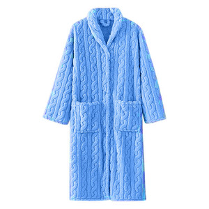 Bata de mujer de forro polar suave de longitud completa con cuello vuelto y mangas largas, ropa de invierno acogedora, diseño de punto de color liso - Product Image 6