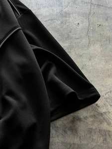 เสื้อเจอร์ซีย์อเมริกันฟุตบอลผู้ชายแฟชั่นทันสมัย ผ้าโพลีเอสเตอร์ตาข่ายสีดำ พิมพ์ลายตัวเลขขนาดใหญ่ สไตล์สตรีทแวร์ ขายส่ง รับผลิตแบบ OEM - Product Image 3