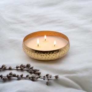 New design Sweet pea jasmine scented hammered and gold plated <b>candle</b> <b>3</b> <b>wick</b> <b>candle</b> gold jar offer customizations <b>candle</b> jars - Product Image 3