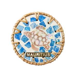 Posavasos de Mosaico de Concha Arcoíris Opulento con Borde de Ratán Natural, Tapete Protector de Calor, Vajilla de Diseño para Entretenimiento de Lujo - Product Image 1