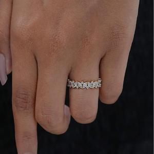 Anillo de Eternidad con Diamantes de Corte Marquesa y Redondo en Oro Amarillo Sólido, Anillo Apilable con Formas Múltiples Alternadas, Elegante Anillo de Novia - Product Image 1