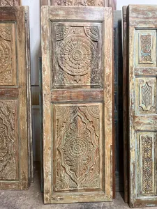 Puerta de Madera de Estilo Tradicional de Proveedor Indio con Artesanía Premium para Entradas de Casas Elegantes, Disponible en Oferta - Product Image 5