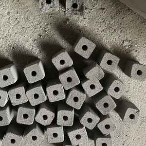 Carbón de Aserrín Cuadrado AVC Tipo B para Uso Comercial en Hookah, Modelo AVC-S-B-004, 7000-8000 Kcal/kg, Sin Humo - Product Image 4