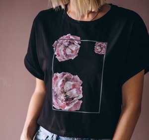 Camiseta de Mujer con Estampado Gráfico, 100% Algodón Orgánico, Suave y Transpirable, Personalizada OEM ODM - Product Image 6