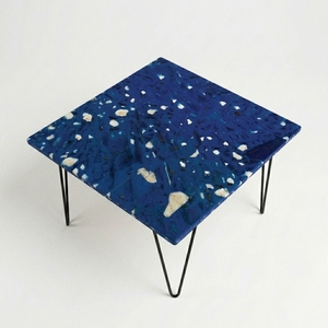 Table basse de salle à manger en plastique recyclé 4GoodThings, style moderne minimaliste, imperméable, durable, empilable, écologique, meubles pour la maison - Product Image 3