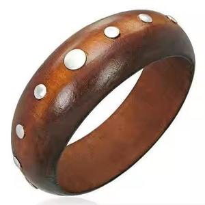 Bracelet jonc en bois naturel fait main de qualité supérieure, bijou écologique et élégant pour femmes et jeunes filles - Product Image 1