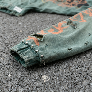 Sudadera con capucha deportiva Nesta, fabricada con tejido de algodón de 500 g/m², estilo oversize unisex, con cremallera, lavado ácido, estampado de tinta blanca y pedrería. - Product Image 4