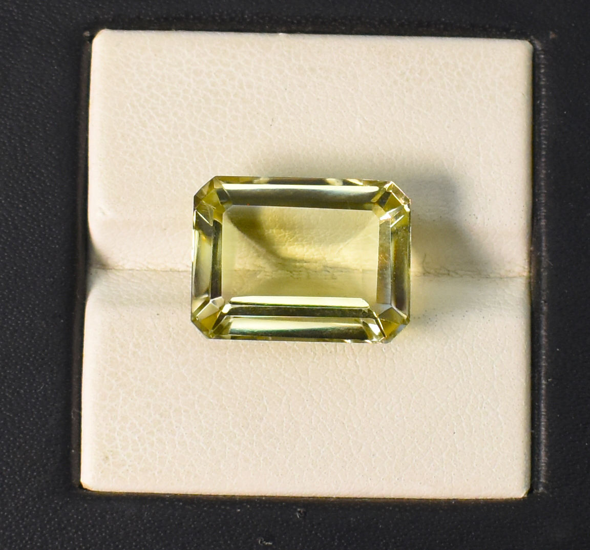 สีเหลือง