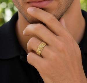 Anillo de Hip Hop para Hombre, Chapado en Oro, Geométrico, con Pavé de Moissanita, Corte Brillante Redondo, Lujoso, con Microincrustaciones - Product Image 1