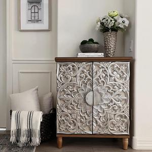 Gabinete de Madera Tallada a Mano con Diseño Floral, Unidad de Almacenamiento Rústica de Doble Puerta - Product Image 1