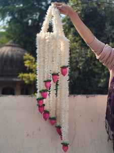 Lustre de plafond en bois de Sola, motif bourgeon de lotus et fleur de jasmin, pour décoration de maison et de balcon, Seemantham Pellikooturu - Product Image 4