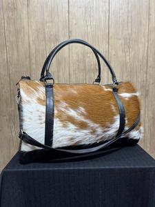 กระเป๋าหนังวัวแท้สามสีสำหรับผู้ชายและผู้หญิง – กระเป๋าเดินทางหนังวัวแท้ 100% สไตล์อเมริกัน |   ความหรูหราแบบชนบท - Product Image 6