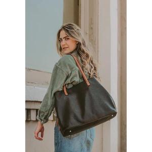 Bolso de mano de piel sintética a la moda para mujer con un estilo llamativo y cierre de cremallera, elegante bolso para compras, viajes y fiestas. - Product Image 5