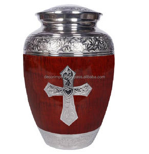 Urne funéraire en métal personnalisée finie de bonne qualité pour cendres humaines Urne décorative en métal pour application adulte urne funéraire - Product Image 2