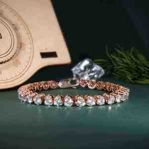 Bracelet élégant pour femme en diamant de laboratoire plaqué or, taille ronde, certifié IGI, bijou de luxe pour mariée - Product Image 1