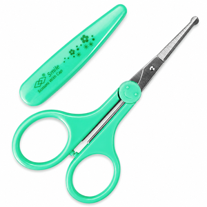 Tijeras para Uñas de Bebé Smile con Tapa, Punta Redonda, Hoja de Acero Inoxidable, Mango de Plástico Verde, Cortacutículas con Orificio Redondo - Product Image 1
