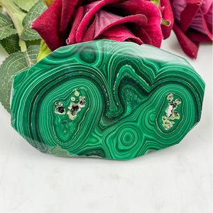 Tranche de malachite naturelle polie, malachite verte rayée, pierre de guérison pour le Reiki, la méditation, l'énergie et la décoration, vente en gros - Product Image 5