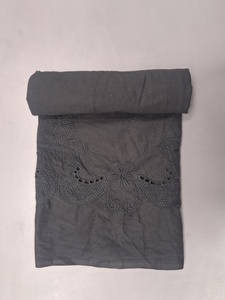 Oferta Especial: Vestidos Coordinados para Niños de Algodón Negro Ligero de Primera Calidad con Bordado de Tela, Damasco Tono sobre Tono, Trabajo de Ojal y Calado - Product Image 6
