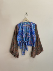 เสื้อครอปท็อปผ้าไหมขายส่งแบบคละลาย เสื้อผูกเอวสไตล์ฮิปปี้สำหรับผู้หญิง - Product Image 3