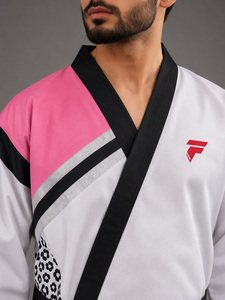 Uniforme de taekwondo de calidad que ofrece una excelente comodidad, costuras duraderas y un rendimiento confiable para cada practicante. - Product Image 4