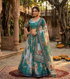 Lehenga Choli de Diseño Étnico Tradicional Indio para Bodas, con Estampado Digital y Bordado, para Ocasiones Especiales, para Mujeres - Product Image 1