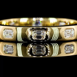 Anillo de Oro Amarillo de 18K con Diamante Cultivado en Laboratorio con Corte Esmeralda de 0.5 CT, Certificado por IGI, Clásico, Estilo Gypsy, para Boda - Product Image 3
