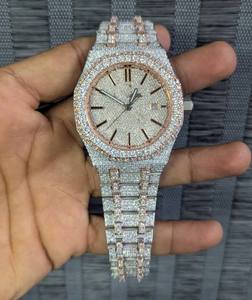 Reloj de pulsera de acero inoxidable con diamantes de moissanita, estilo hip-hop, con incrustaciones, de gran demanda, para la moda, disponible al por mayor. - Product Image 1