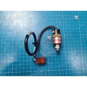 วาสโก้ P110-31W2B-X/9133 สวิตช์แรงดันขนาดกะทัดรัด ใช้ได้ทันที อะไหล่อุปกรณ์เซมิคอนดักเตอร์รุ่นเก่า - Product Image 2