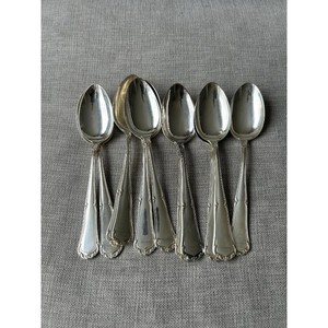 Juego de cubiertos metálicos clásicos con acabado de alto brillo, aptos para lavavajillas, para bodas y uso doméstico. - Product Image 1