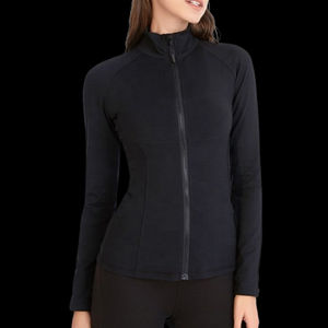 Ensemble de sport respirant et ajusté pour le fitness et le yoga, collection printemps, couleur unie, comprenant un crop top, une veste à manches longues et un pantalon de course à taille élastique, 3 pièces - Product Image 1